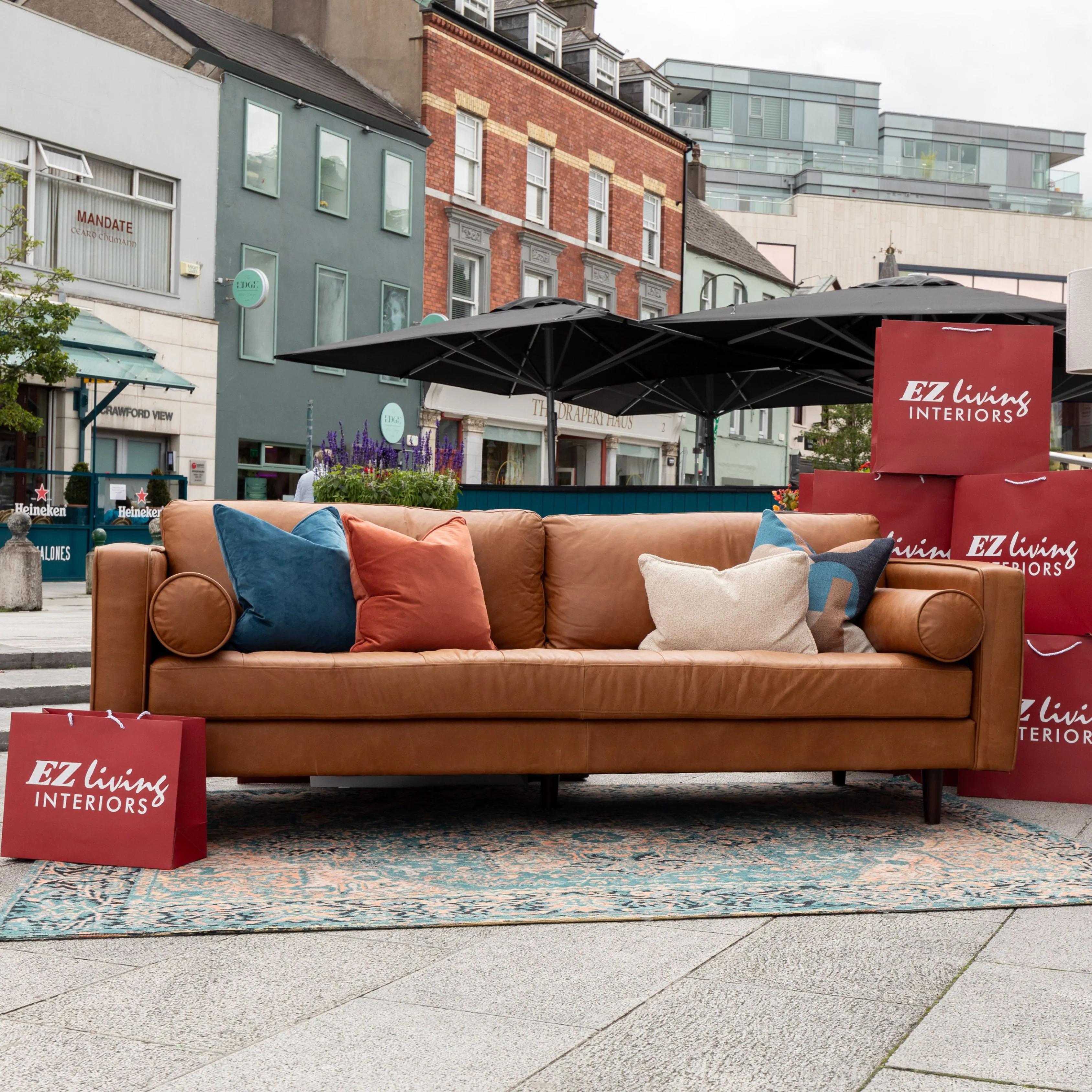 Sofa-on-the-Street